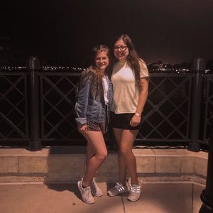 Meet your Posher, Giselle